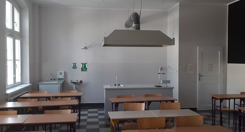 Opóźnienia w budowie szkoły na warszawskim Ursynowie...