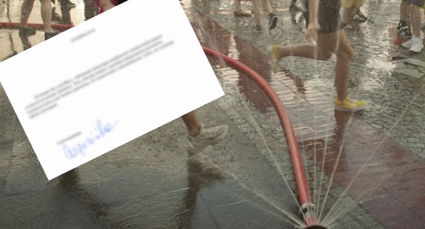 Kurtyna wodna - przestrzeń publiczna - ludzie