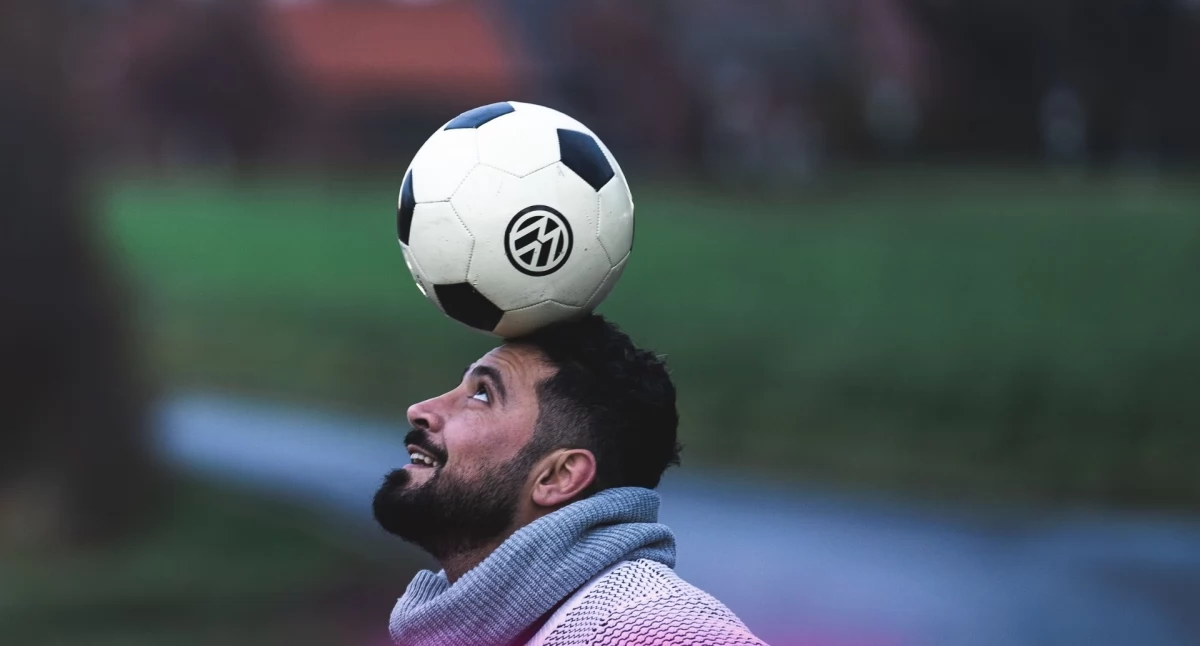 Piłka nożna, Sport świeżym powietrzu zimą Ursynowski „Orlik” wraca - zdjęcie, fotografia