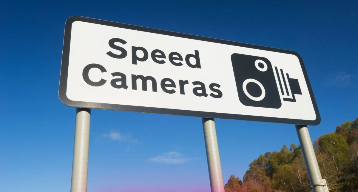 Opieka społeczna, fotoradar Warszawie rejestruje tysiące wykroczeń bądź ostrożny uniknąć mandatu! - zdjęcie, fotografia