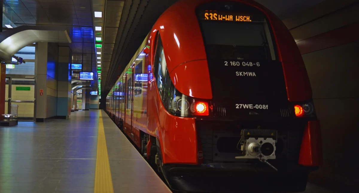 Komunikacja, Skrócona trasa metra weekendy zmiany komunikacji miejskiej - zdjęcie, fotografia
