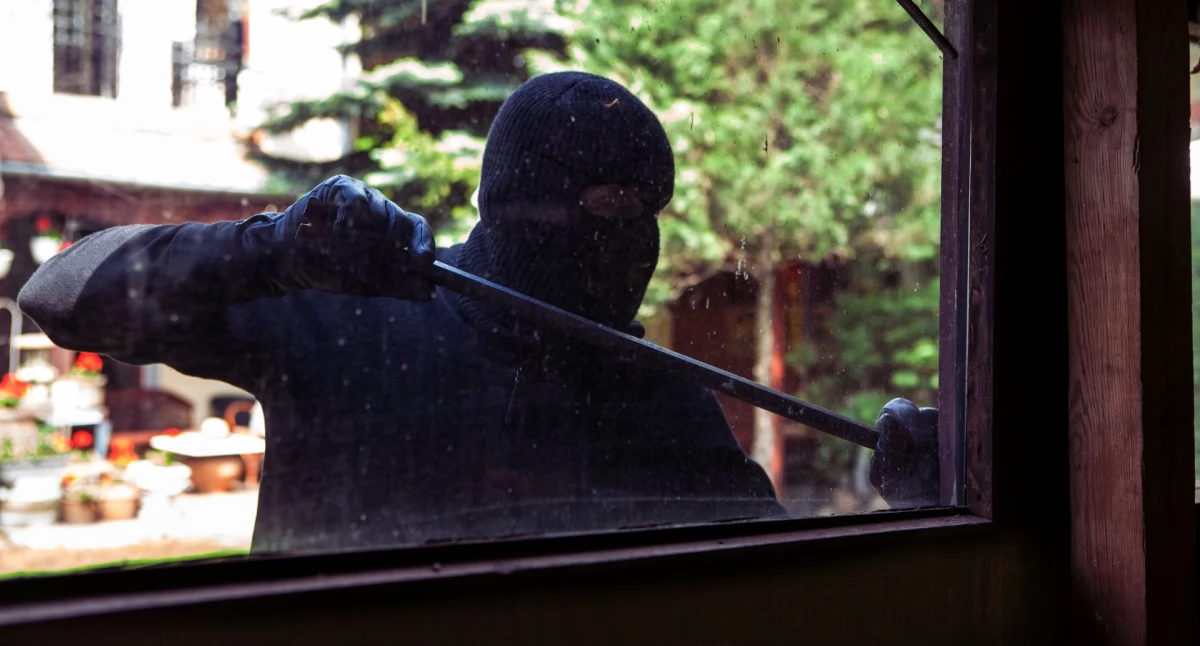 Opieka społeczna, Szarpanie klamek zaklejanie zamków przedstawiciele handlowi Włamywacze wrócili Ursynów! - zdjęcie, fotografia