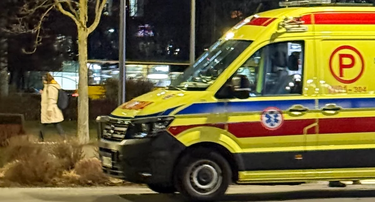 Działania służb, Tragiczny pożar strzelnicy Warszawie żyją osoby - zdjęcie, fotografia