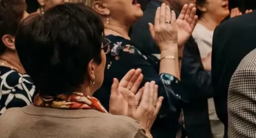 Darmowe wejściówki znikają w oczach! Ursynów szykuje wielką niespodziankę dla fanów legendy!