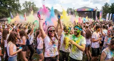Festiwal Kolorów wraca na Ursynów! Szykuje się najbardziej barwna niedziela maja