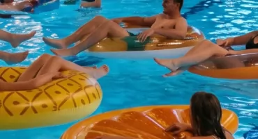 Noc nad basenem? Wakacyjny chillout na Ursynowie